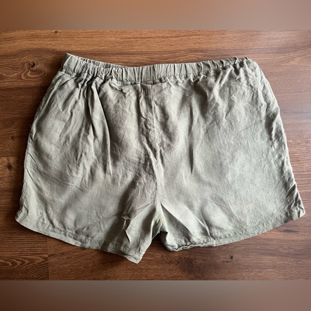 Parachute Moss Army Green Linen Shorts 🌿🩳 - Picture 8 of 9